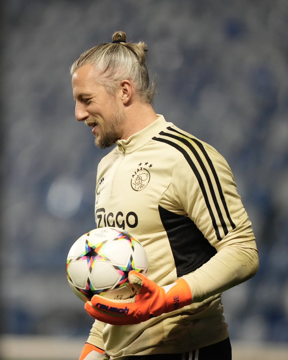 Ajax op Twitter: https://t.co/ndABE6cM84 https://t.co/YXm4ya5DwY