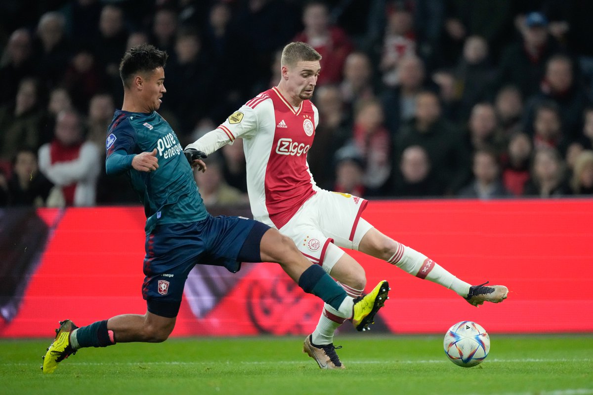 Ajax op Twitter: 15 minutes to go.

#ajatwe https://t.co/zwCxzZPwkw
