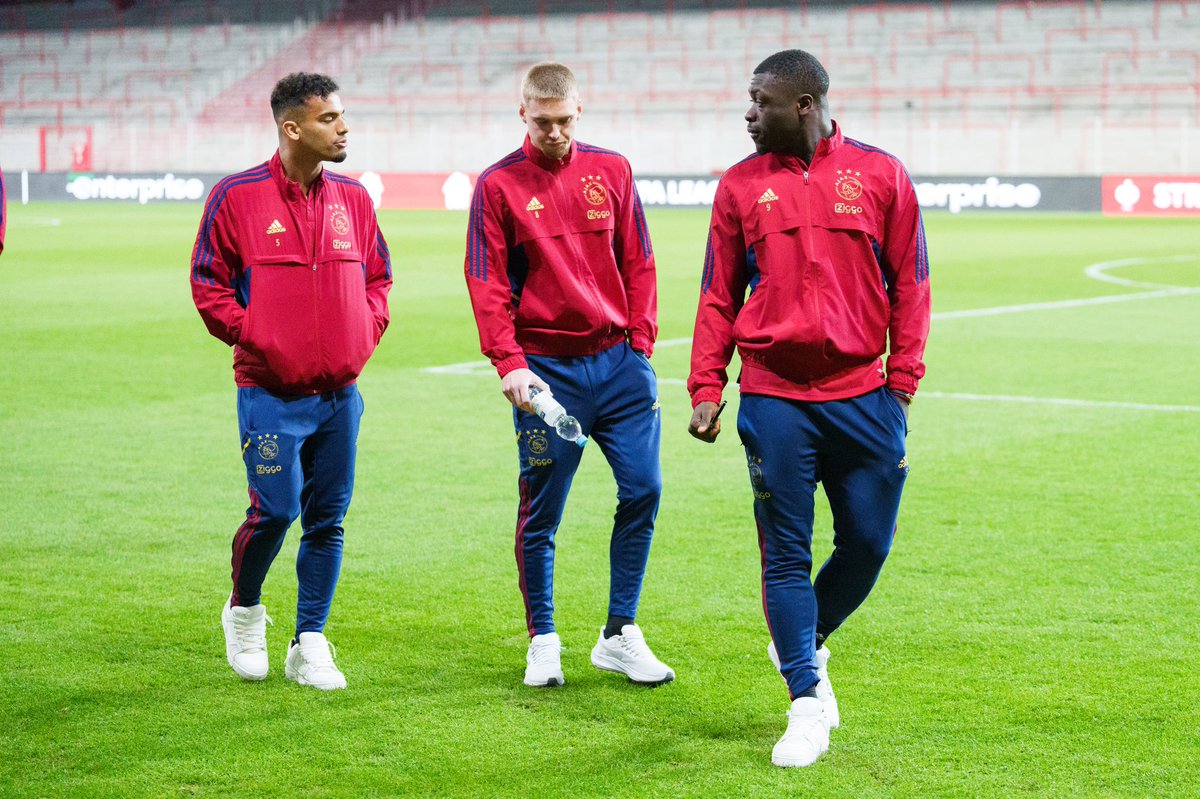 Ajax op Twitter: Pitch check ☑️ https://t.co/b9UJIr40SE