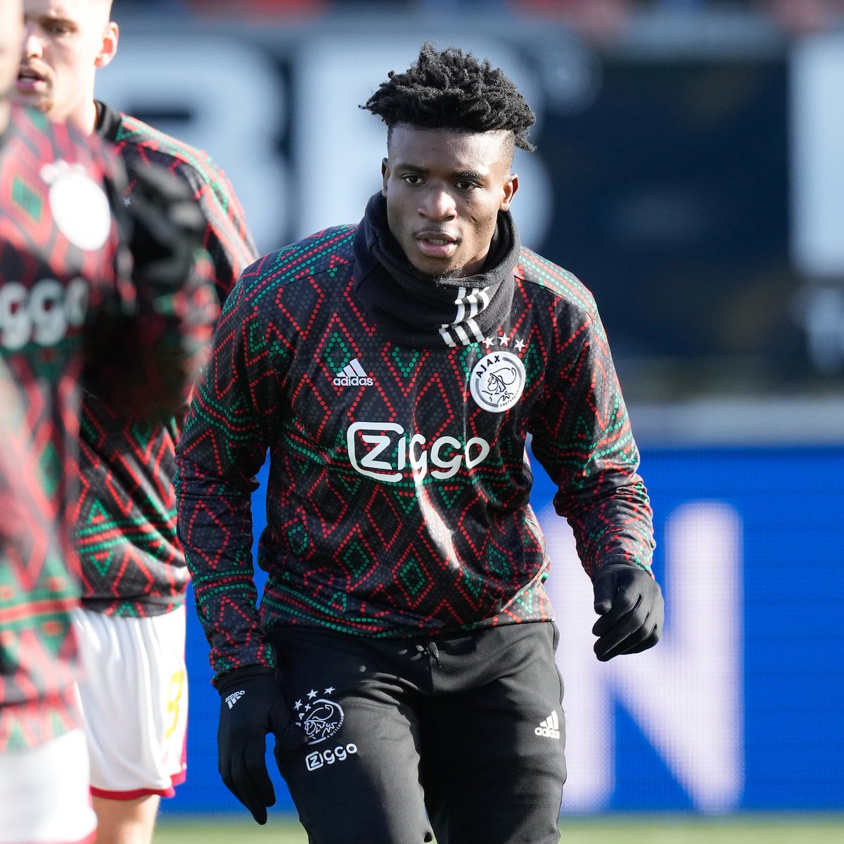 Ajax op Twitter: Stevie & Mo to score in Leeuwarden? ⚽️❓

#camaja https://t.co/7RyhH8C9JA