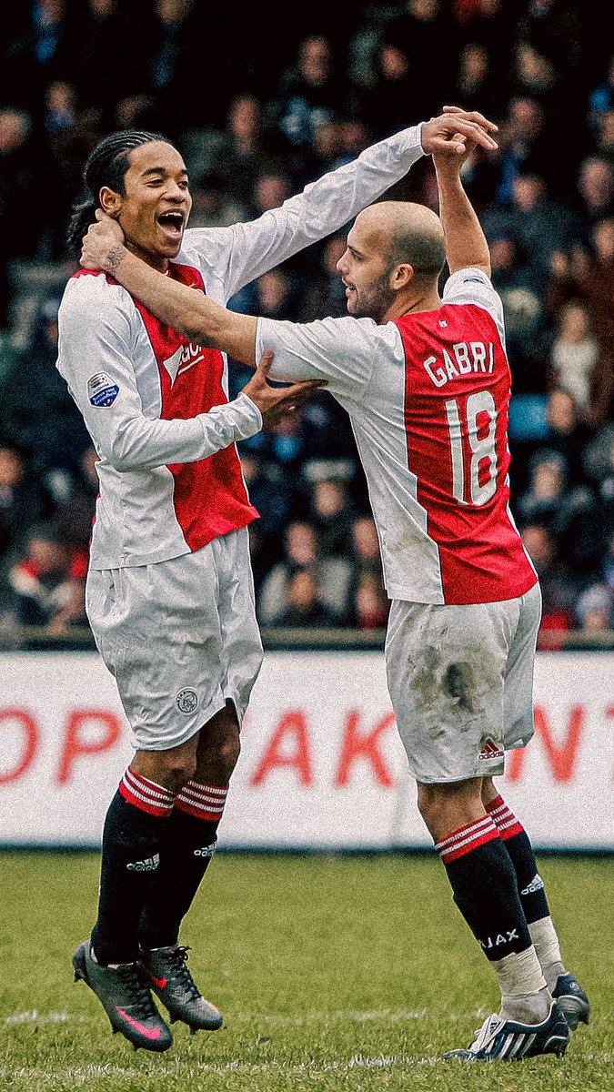 Ajax op Twitter: De Graafschap coming up ⏳ 

#WallpaperWednesday https://t.co/cUgW9vKEyw